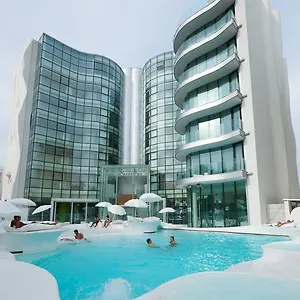 ***** Hotel I-suite Italy